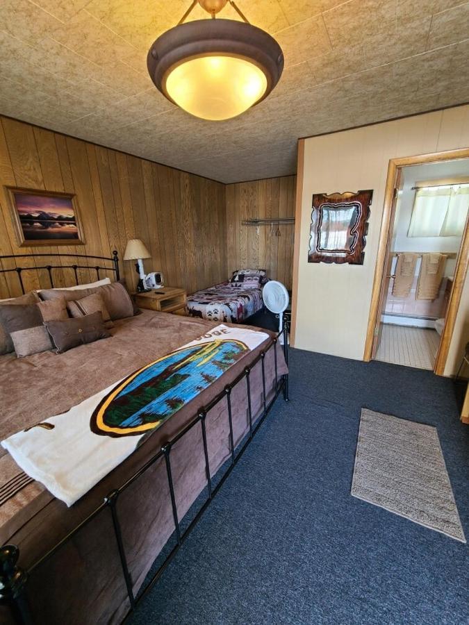 Tolsona Lake Lodge グレンナレン エクステリア 写真